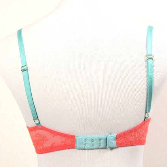 Victoria’s Secret Very Sexy Unlined Demi Bra - Picture 6 of 8